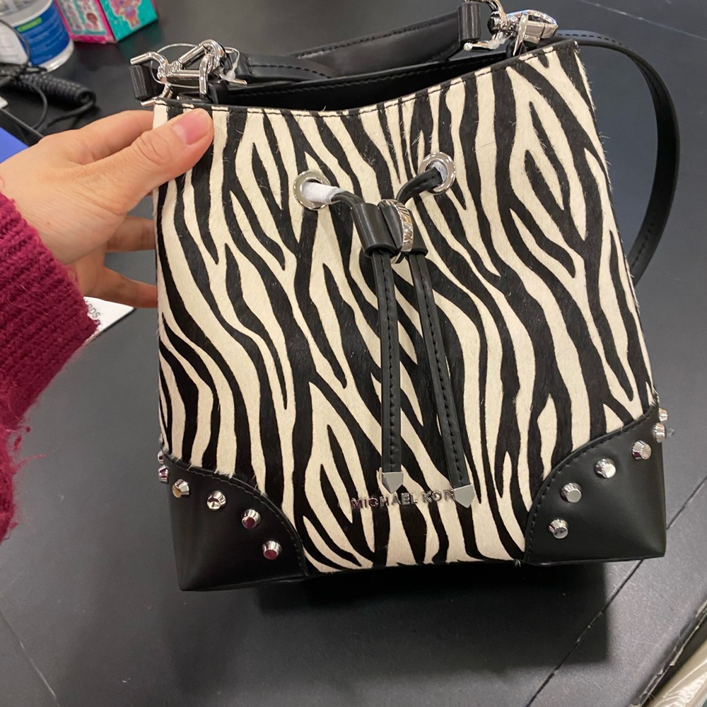 Michael Kors Mercer Gallery Small Bucket Bag